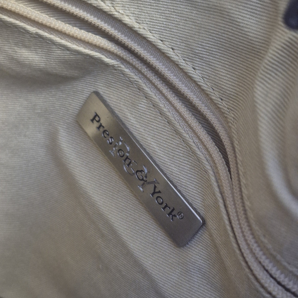 Preston AND York Black Leather Shoulder Bag with Silver‎ Hardware - Picture 6 of 10